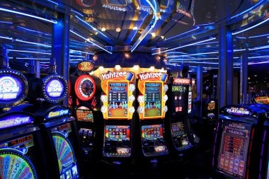 Baccarat card settlement Baccarat card dealing at mythic Dasar Number studio